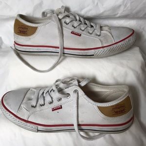 LEVI’S Sneakers.  8.5  Women’s.